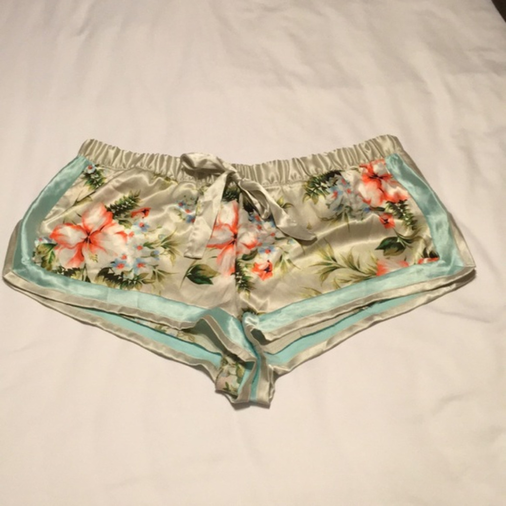 Victoria’s Secret Large Sleep Shorts